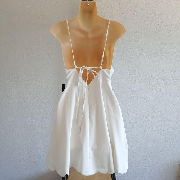 NEW Lulus Play On Curves Backless Strappy Mini Ivory Dress SMALL Scallop - Picture 4 of 8